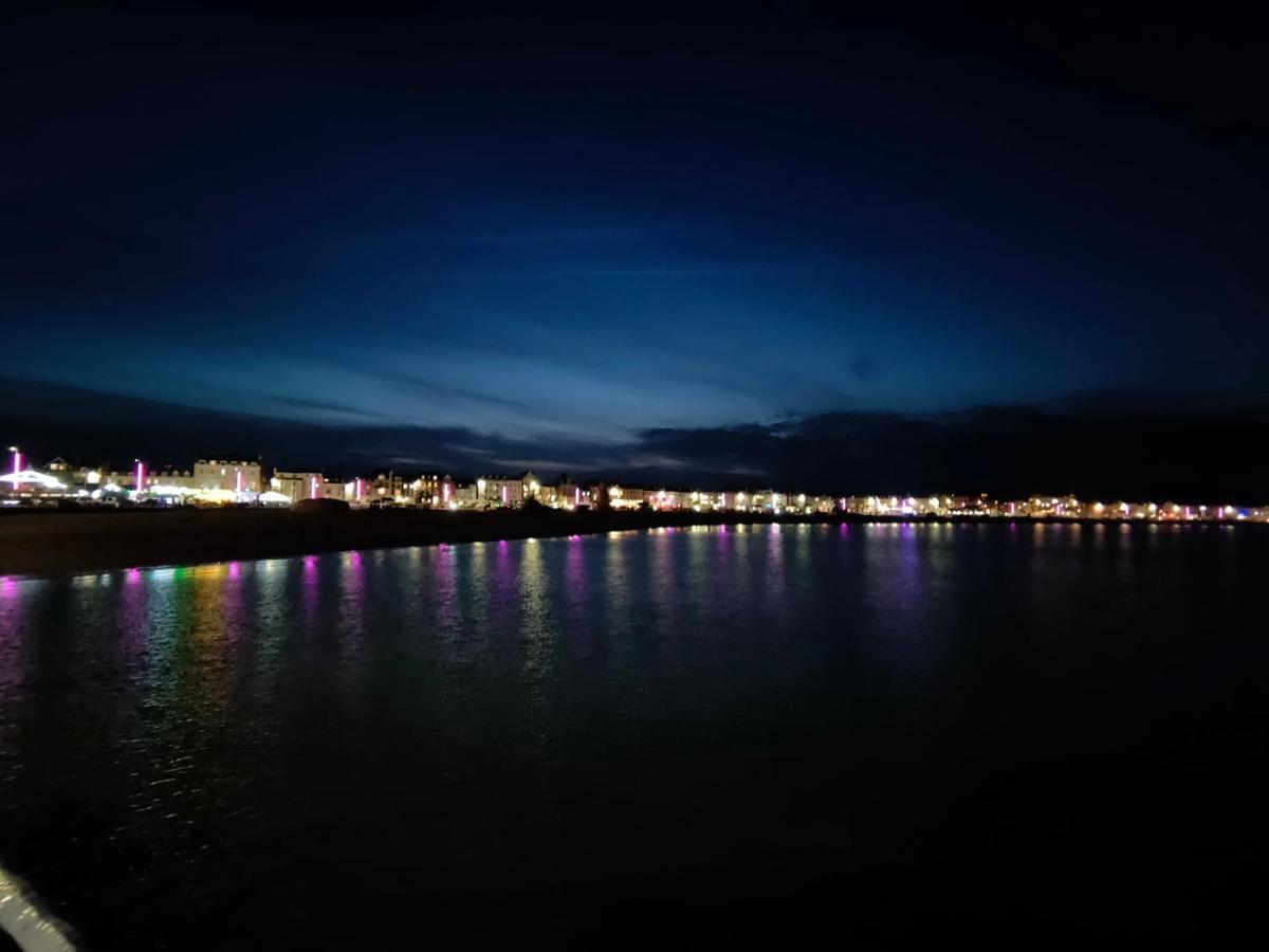 Sunrise View - Beachfront Apartment, Weymouth Exterior foto